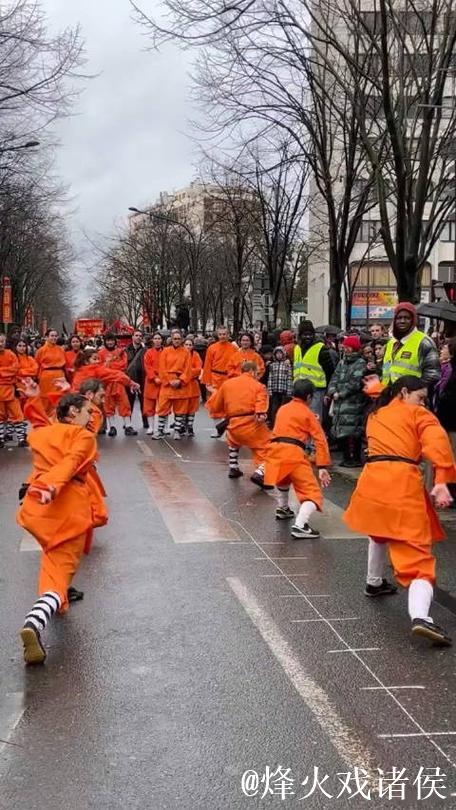 李建宾精准接腿摔展现武术智慧,2000年散打王争霸赛技惊四座 李建宾精准接腿摔展现武术智慧,2000年散打王争霸赛技惊四座